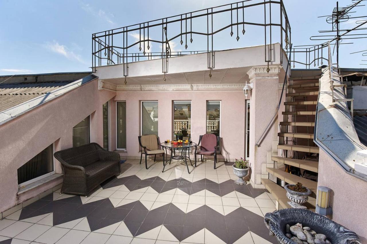 Уникальный Двухуровневый Пентхаус С Террасой Charkiw Exterior foto